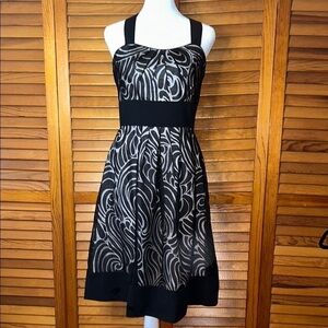 White House Black Market Elegant Black and White Patterned Dress Size 4